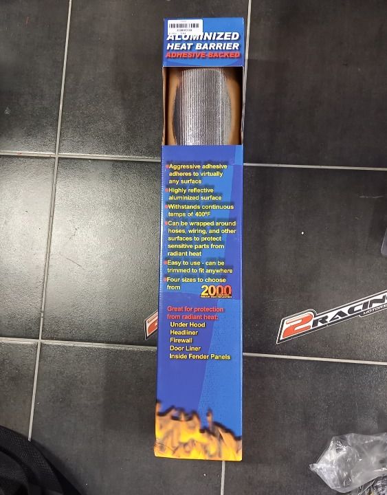 Samolepicí žáruvzdorná reflexní, tepelná izolace- pružné plátno s hliníkovou fólií 304 x 304 mm