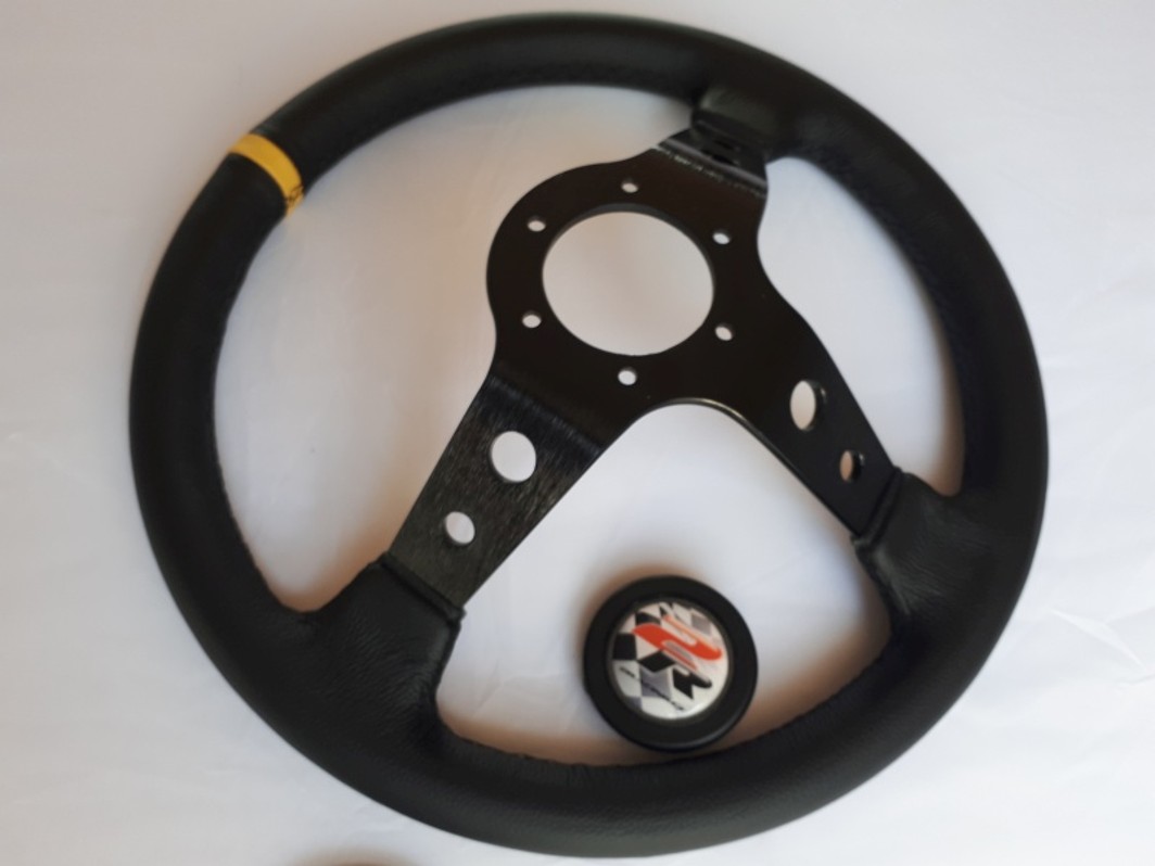 Závodní volant hladký 3ramena 350mm - odsazený 70mm - černý