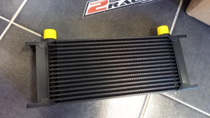 Hliníkový olejový chladič pro motor nebo převodovku 16 řad