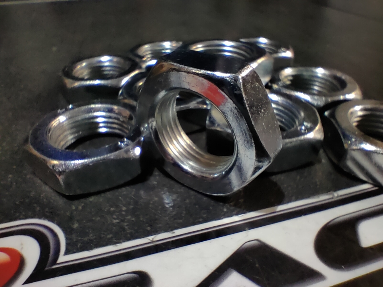 Nízká matice M18 x 1.5mm pravá na výrobu ramen s uniball