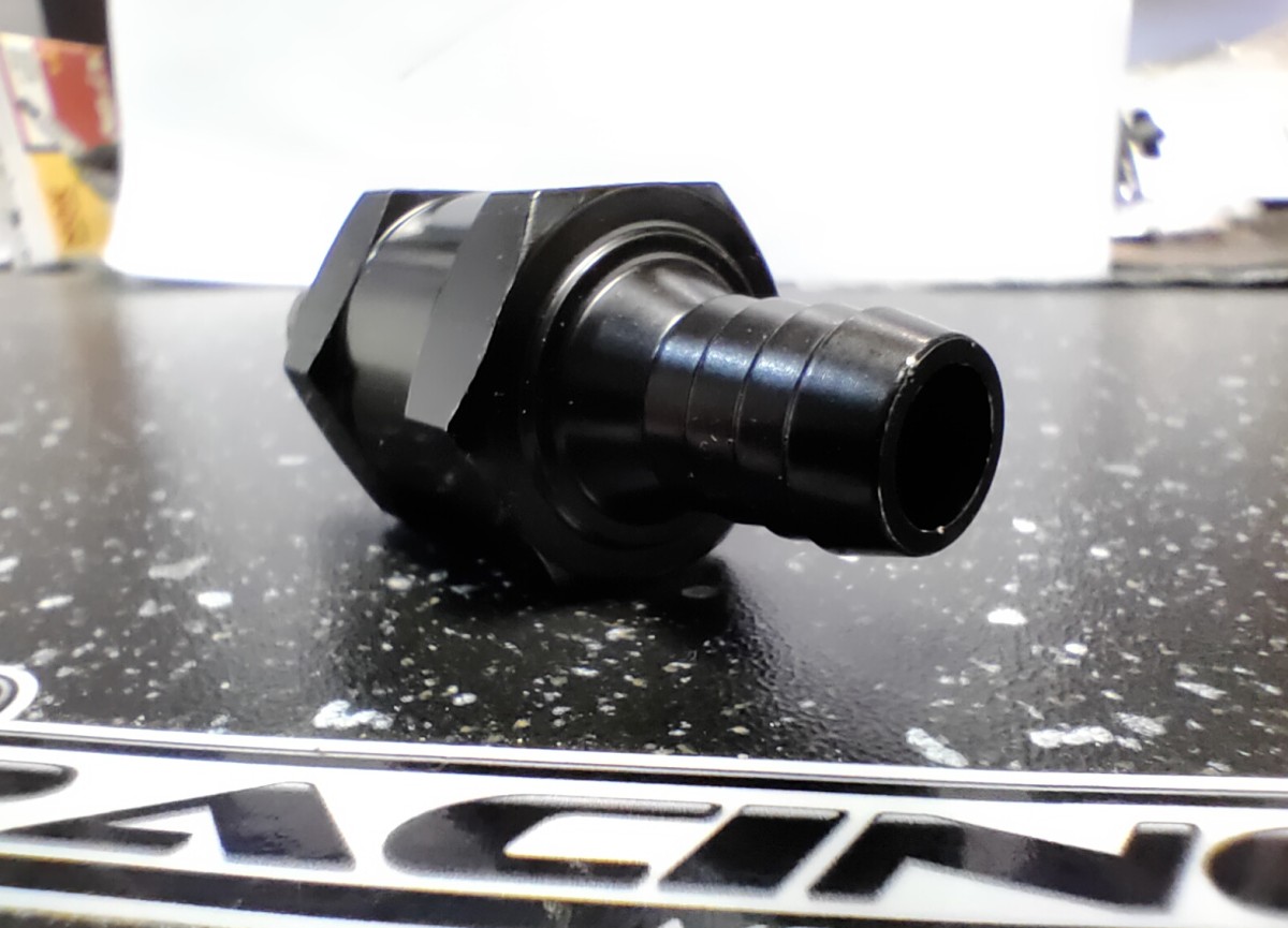 Palivový jednosměrný ventil rozebíratelný 10mm černý