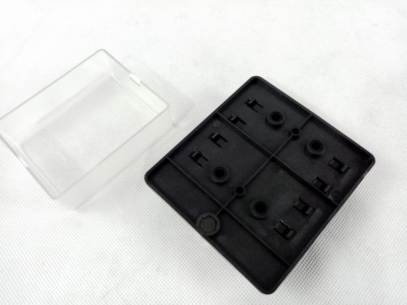 Držák 10 nožových pojistek s LED kontrolkou