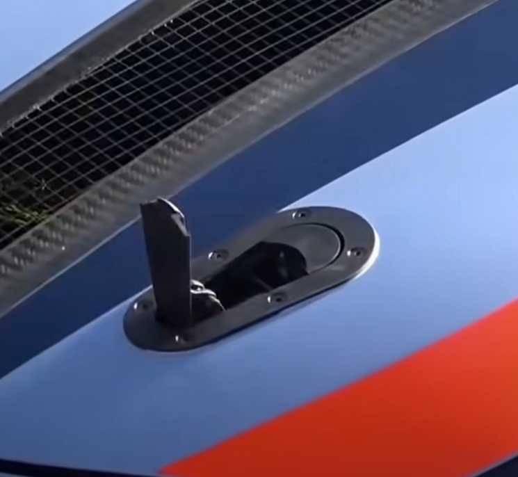 Zámky jištění kapoty aerodynamické úchyty kapoty