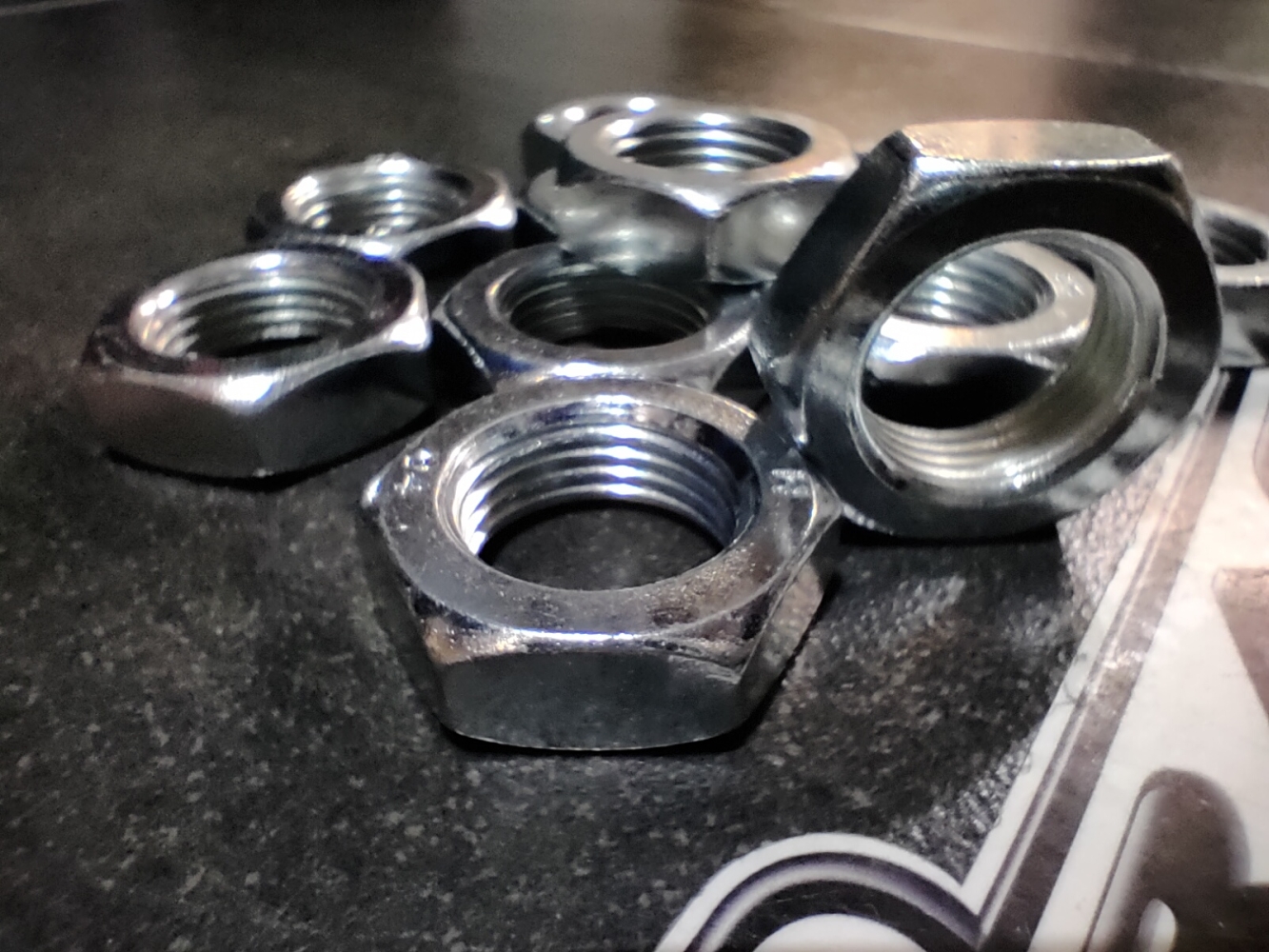 Nízká matice M18 x 1.5mm pravá na výrobu ramen s uniball