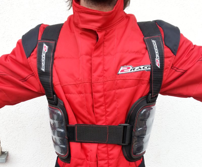 Carbonový žeberník na karting - motokáry, ochrana žeber, hrudníku závodníka