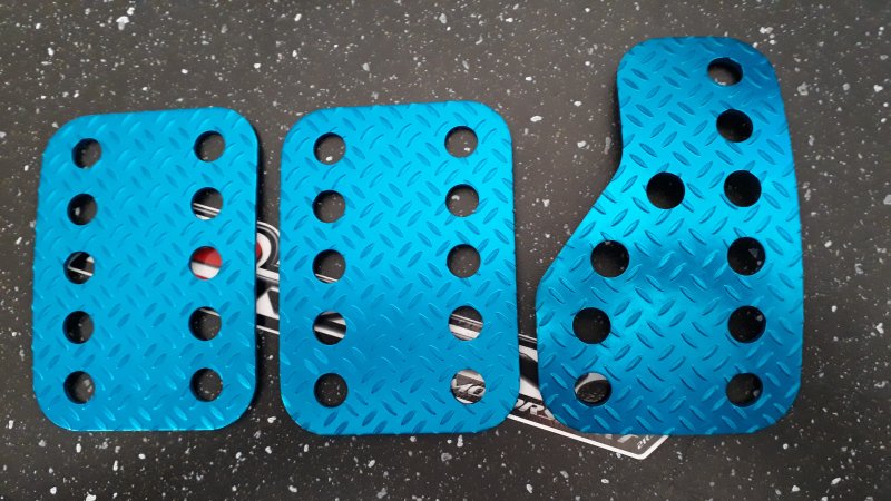 Hliníkové pedály 2Racing protiskluzové