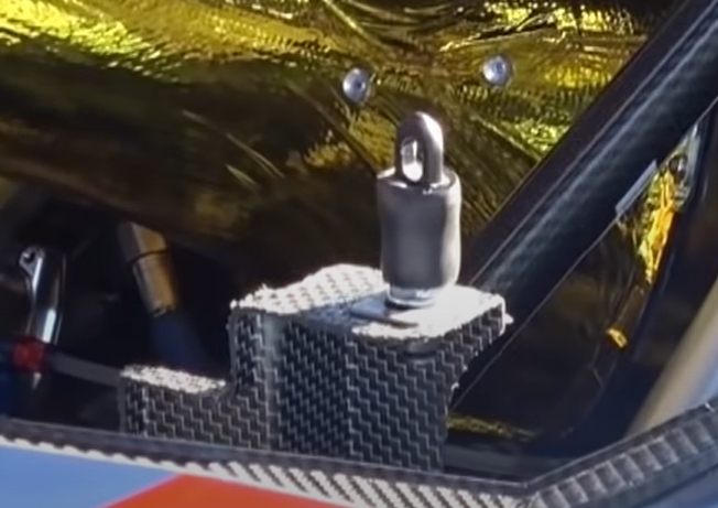 Zámky jištění kapoty aerodynamické úchyty kapoty