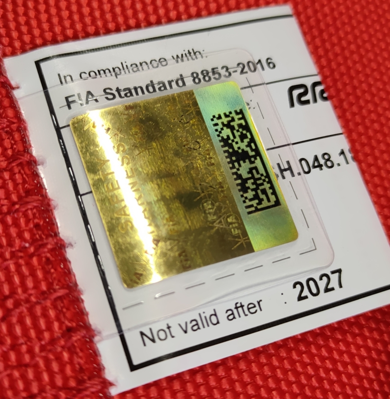 6bodý závodní bezpečnostní pás 2Racing s FIA homologací červený 3" široký