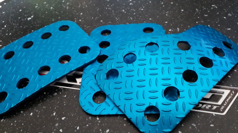 Hliníkové pedály 2Racing protiskluzové