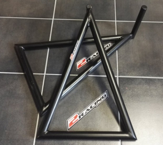 Podpěra závodního auta do prahu 2Racing pár