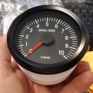 VDO budík Cockpit Vision otáčkoměr 0-10000