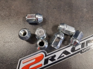Uzavřená matice kola M12x1,5x32