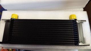 Hliníkový olejový chladič pro motor nebo převodovku 13 řad