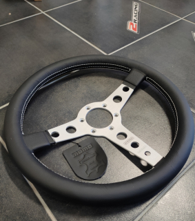 Tuningový volant Momo Prototipo plochý tříramenný 350/0mm hladká kůže