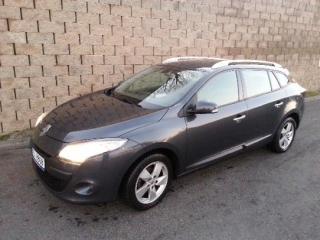 Renault Megane III GrandTour Dynamique 1.9 dCi 130ps 3/2010, 305035km
