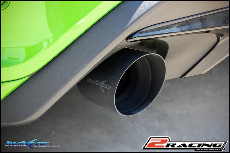Zadní tlumič s koncovkou průměr 100 Racing BLACK CERAMIC P+L (For the assembly on original central pipe it is necessary the adapter AD.FOCUS.07) (For the assembly on TCFO.20 it is necessary the adapter AD.FOCUS.09) Inoxcar racing FOFO.20.10CBLACK
